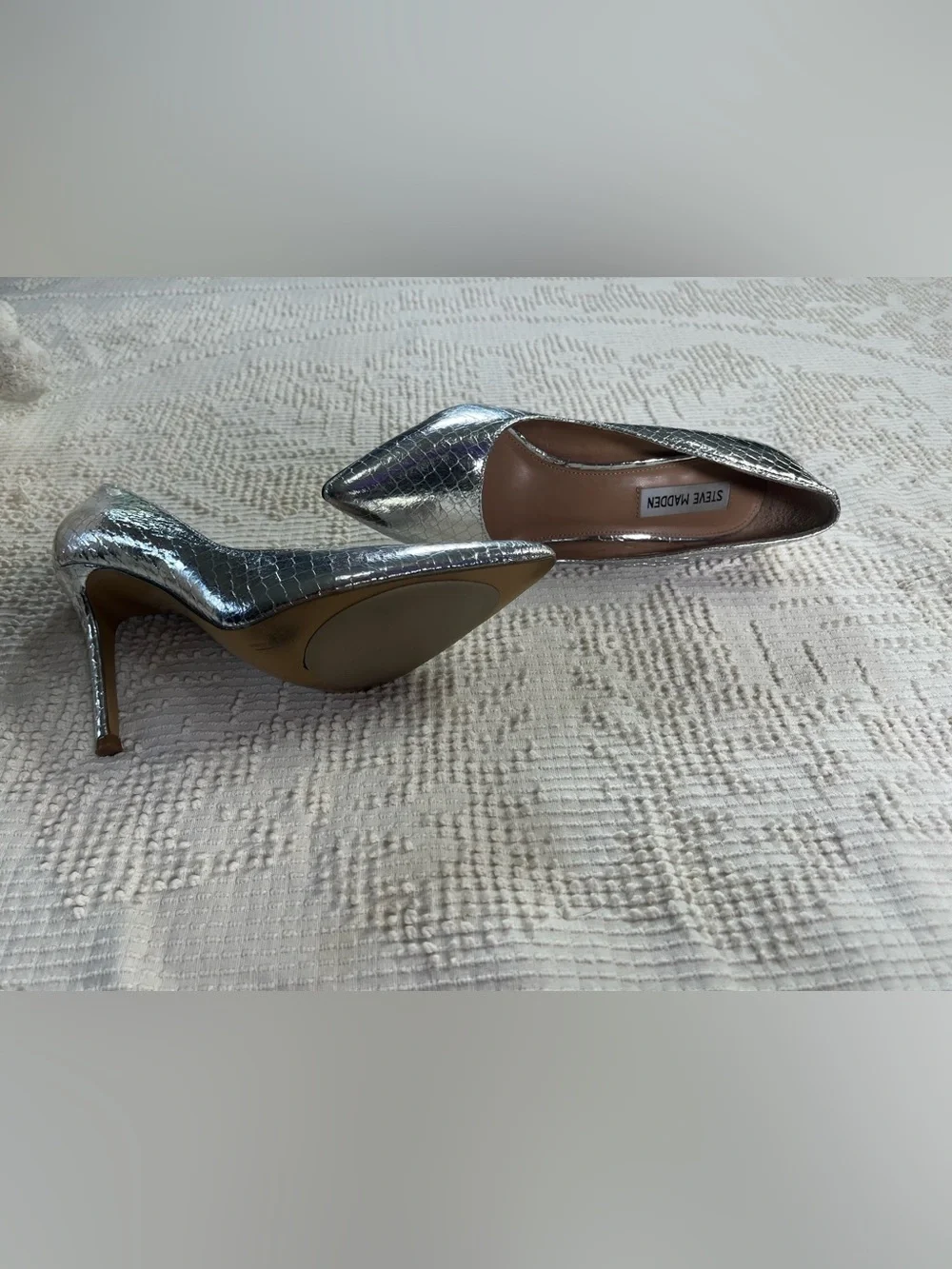 Steve Madden Metallic Silver Pointed Toe Stiletto Pumps - Picture 4 of 6